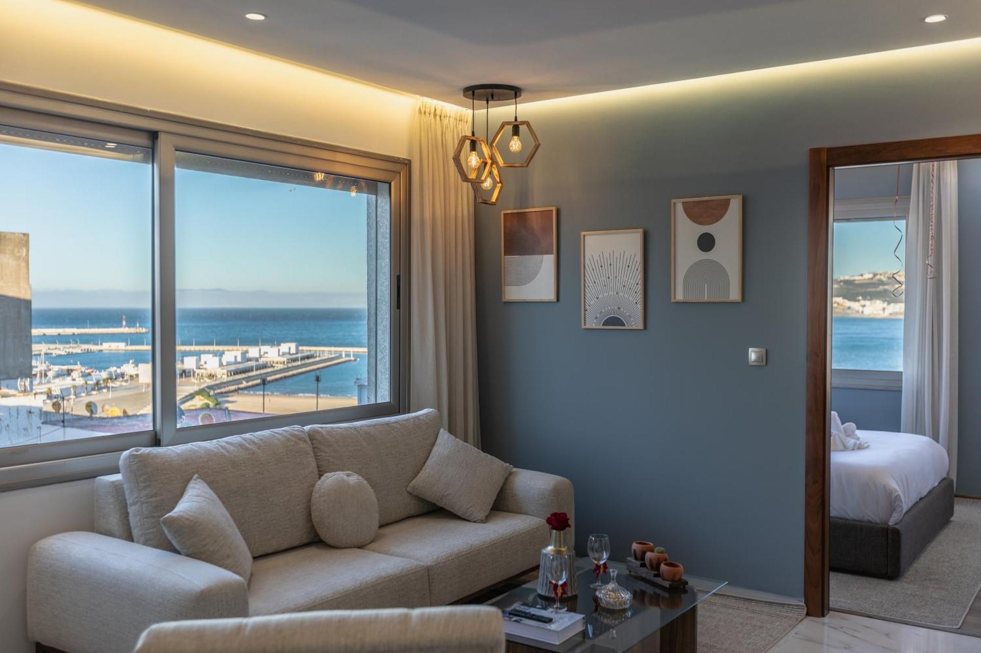 Marina View Residence Luxurious Studio Retreat With Stunning Ocean Views 1 Double Bedroom, 1 Convertible Couch 탕헤르 외부 사진